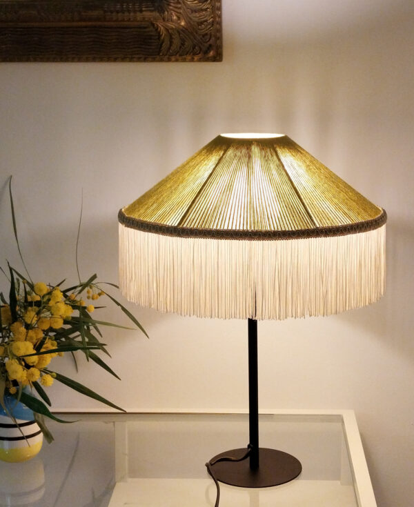 Lámpara de mesa DIVINIA